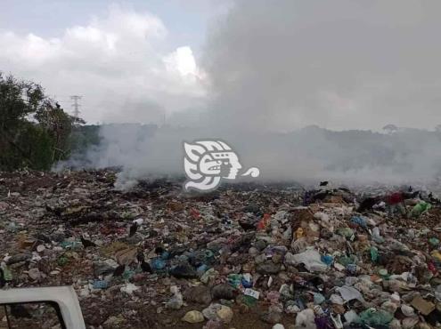 Controlan fumarolas en el basurero municipal de Nanchital