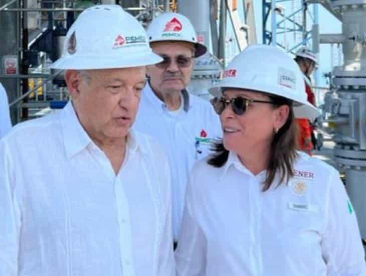 Aterrizó AMLO en refinería de Minatitlán; se reúne con Octavio Romero y Rocío Nahle (+Video)