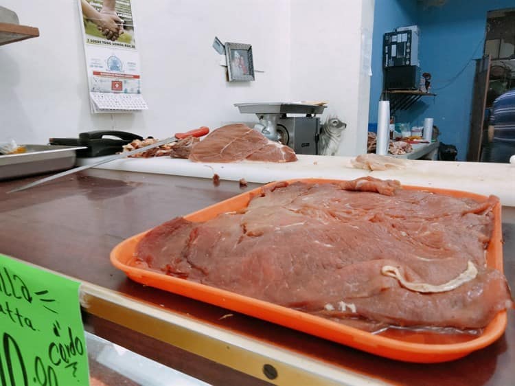 ¡Les pega la Cuaresma! Cae la venta de carne de res y cerdo en Xalapa