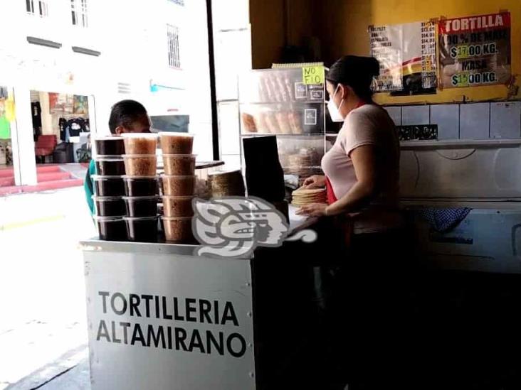 ¡Golpe al bolsillo! Xalapeños reclaman por incremento al precio de la tortilla
