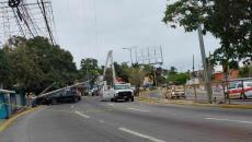 Cierre de vialidad en Boca del Río por choque de camioneta