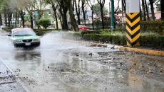Tremenda fuga de agua potable en la avenida Xalapa frente a la facultad de Economía (+Video)