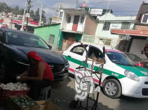 Vendedores ambulantes se adueñan de espacios peatonales en Xalapa