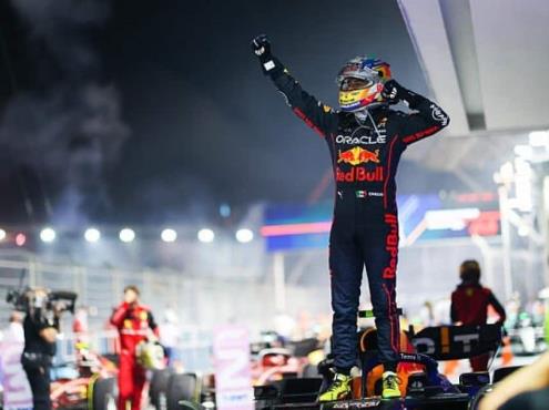 ¡Lo vuelve a hacer! Checo Pérez se lleva el primer lugar del GP de Arabia Saudita