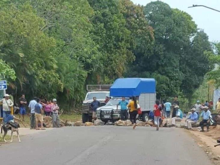 Supervisa Transporte Público a mixto rural y taxis en Pajapan