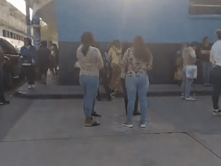 Se manifiestan por falta de director en escuela primaria de Veracruz (+Video)