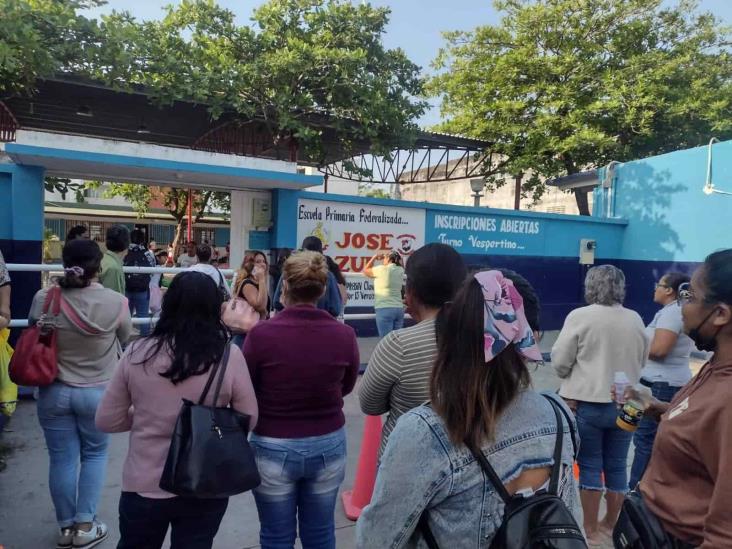 Se manifiestan por falta de director en escuela primaria de Veracruz (+Video)