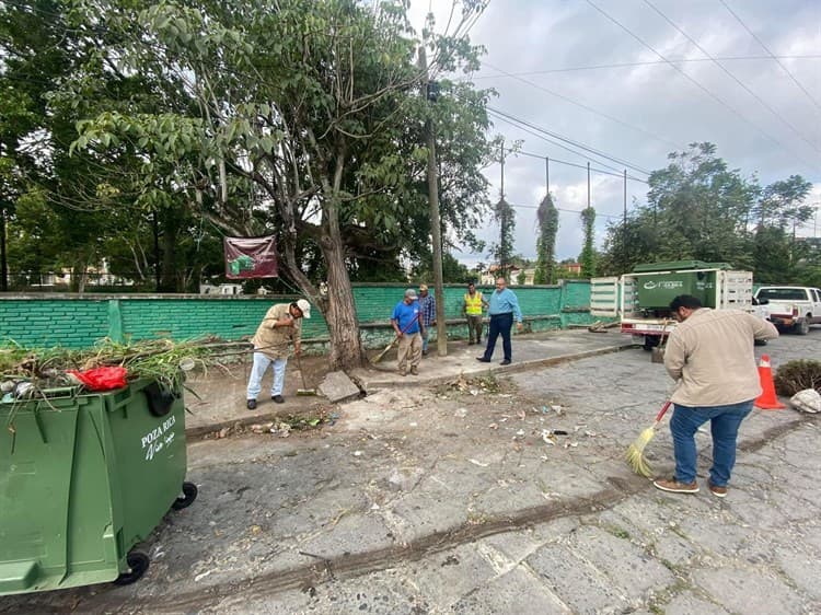 Entregan a Poza Rica premio español ‘Escoba de plata’