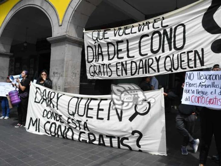 Con protesta exigen regreso del ‘Día del cono gratis’ a Dairy Queen (+Video)