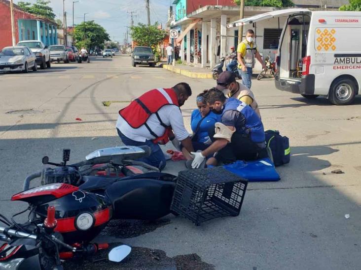 Mujer resulta lesionada tras chocar contra otra moto en Cosamaloapan