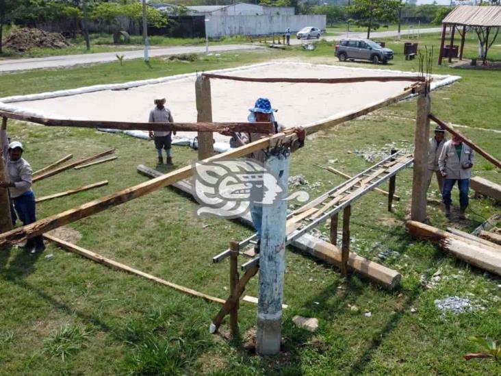 Rehabilitan la playita de Nanchital para temporada vacacional de Semana Santa