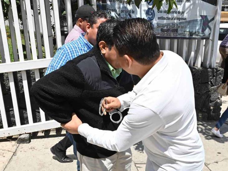 Detienen a juez afuera del Poder Judicial en Xalapa; fue acusado por el gobernador de proteger delincuentes (+Video)