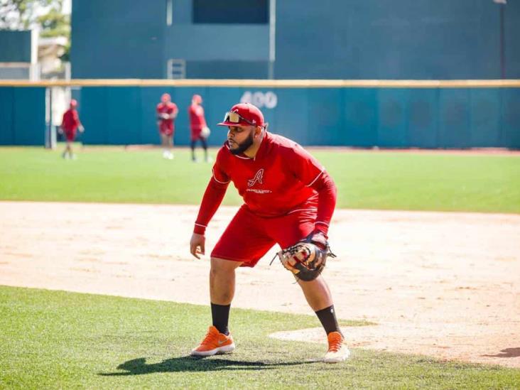 Refuerzo dominicano Edwin Espinal reporta a pretemporada águila