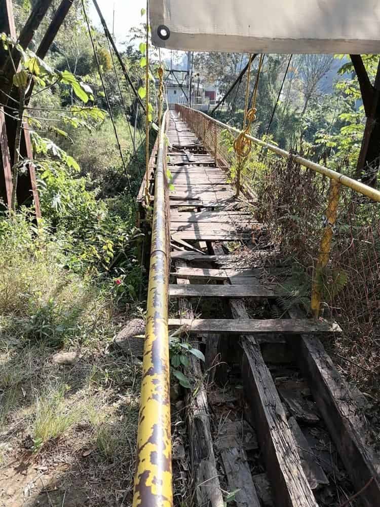 En Xico, urgen reparación de puente para atraer turismo a cascada de Texolo