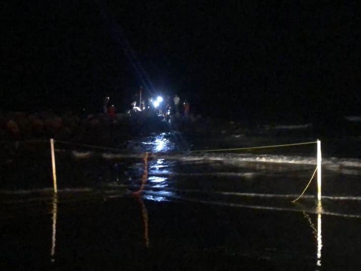 Rescatan a mujeres de ahogarse en playa de Boca del Río (+Video)