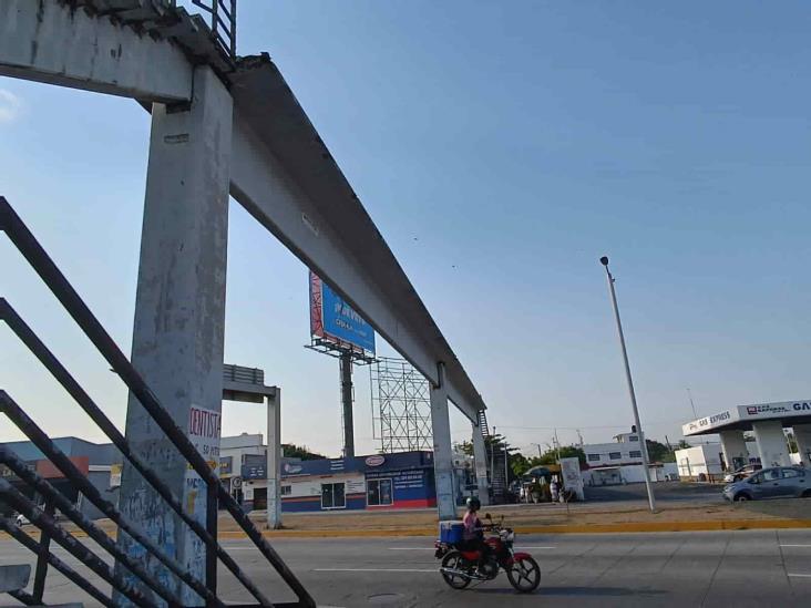 ¿Reparación? Vecinos exigen nuevo puente en la Rafael Cuervo, en Veracruz