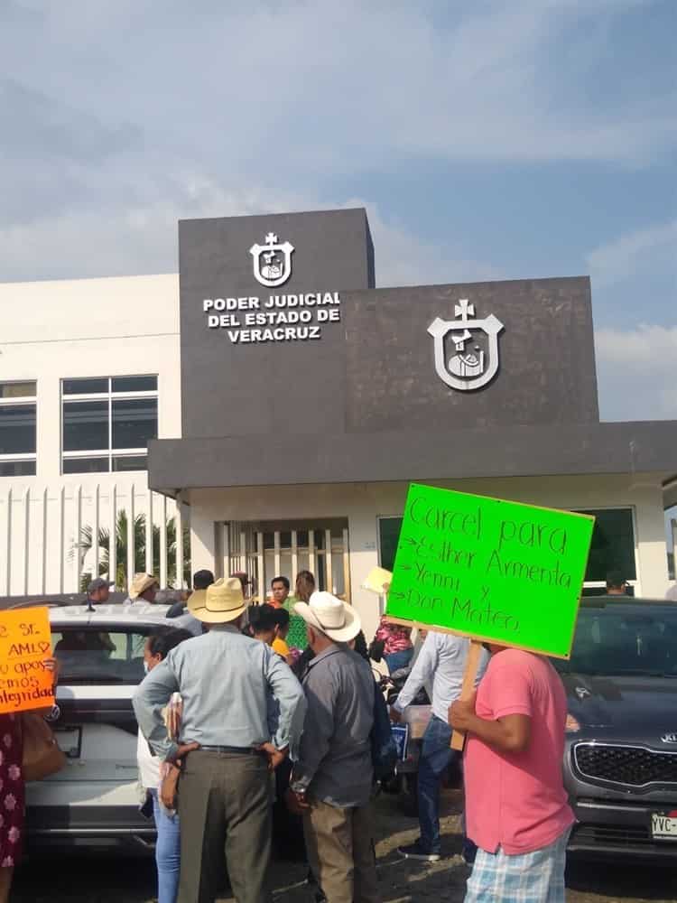 Protestan Cardenistas en Ciudad Judicial de Misantla