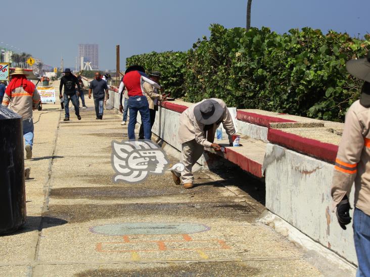 Y se nota; limpieza intensiva en el Malecón en Coatzacoalcos