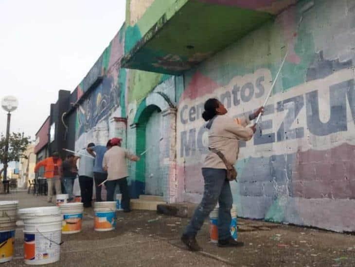 Pintan inmuebles abandonados en malecón de Coatzacoalcos (+Video)