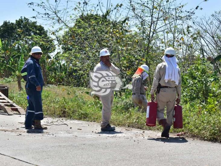 Logran contener fugas de gas en ductos de Texistepec