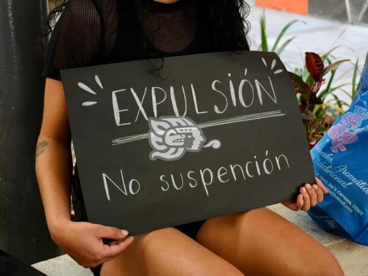 Levantan acta a maestro de la UV denunciado por acoso en Xalapa