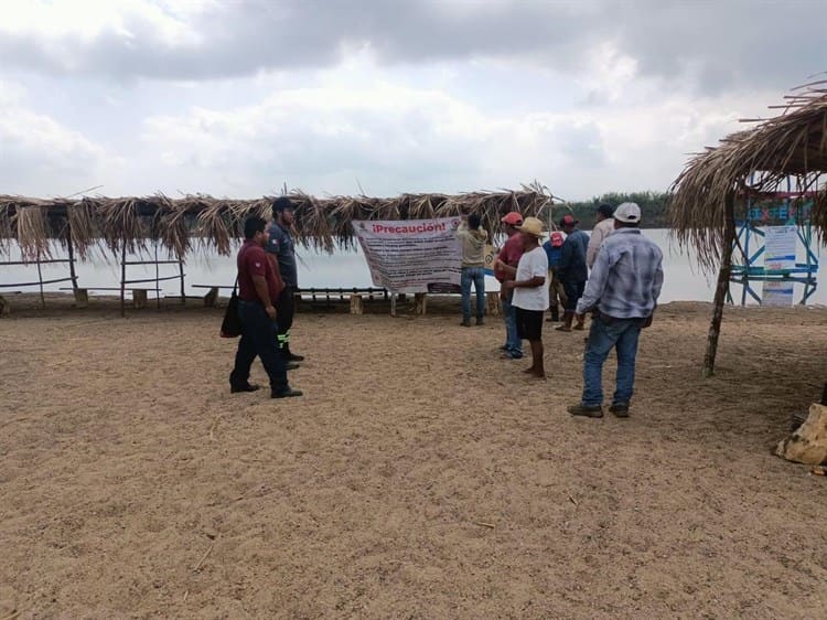 Esperan más de 20 mil turistas en playas de Texistepec