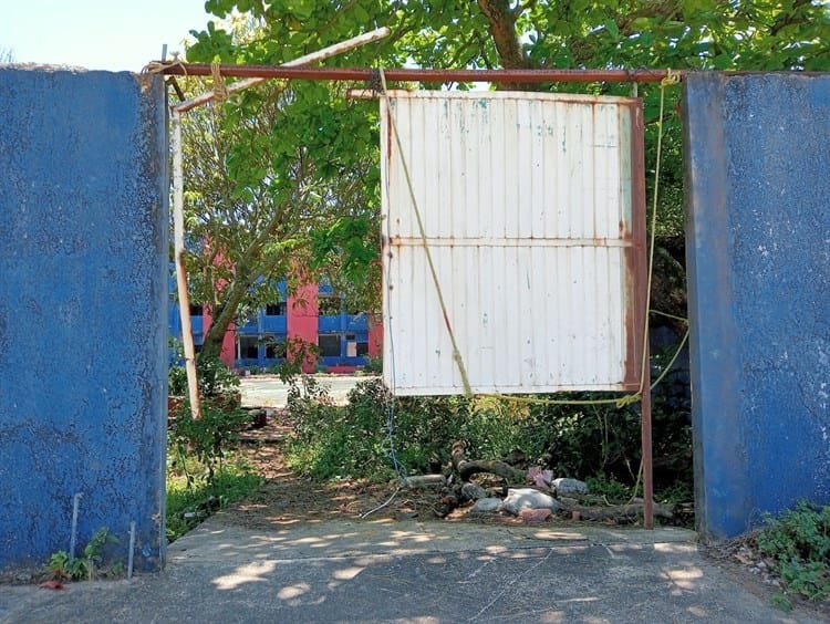 Se adueñan malvivientes de conocida escuela de Coatzacoalcos