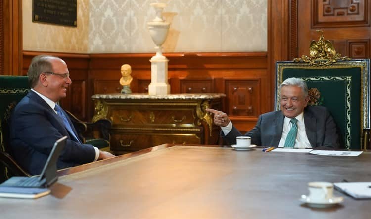 Respaldan Carlos Slim y Larry Fink a López Obrador en que México será potencia mundial