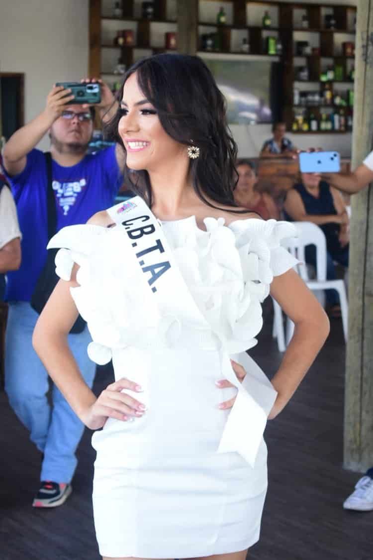 Colocan bandas a candidatas a reina de la Expo Feria de la Caña 2023 en Úrsulo Galván
