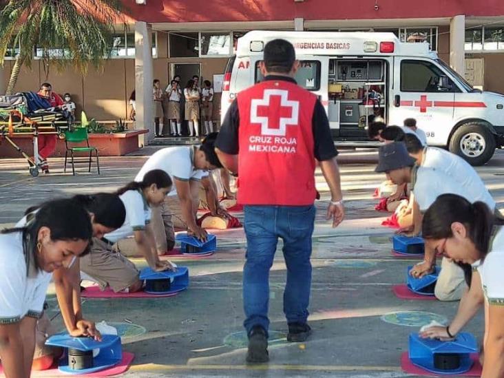 Cruz Roja capacita en primeros auxilios a estudiantes y maestros en Cosamaloapan