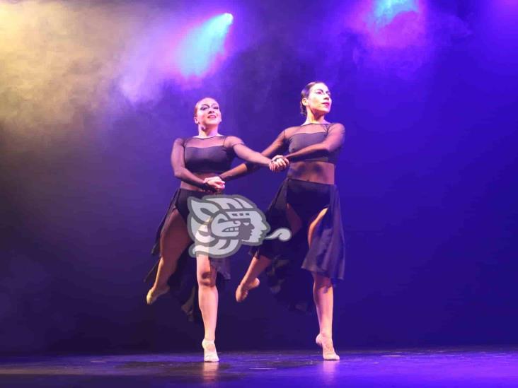 ¡Danza, pasión y misticismo! Suite ‘El Lago’ cierra temporada en Xalapa