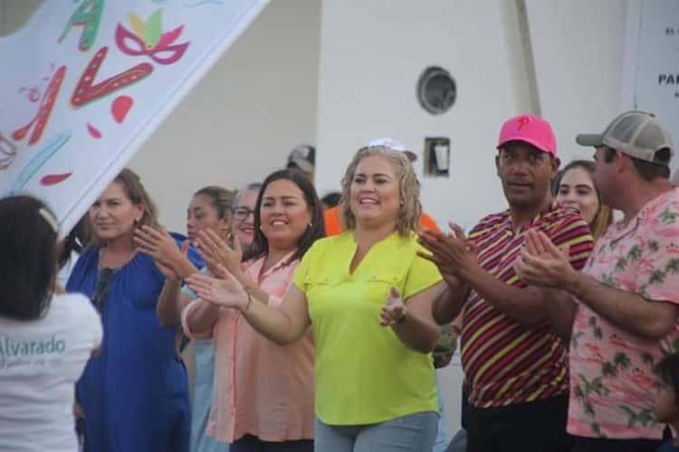 Realizan papaqui del Carnaval en Alvarado