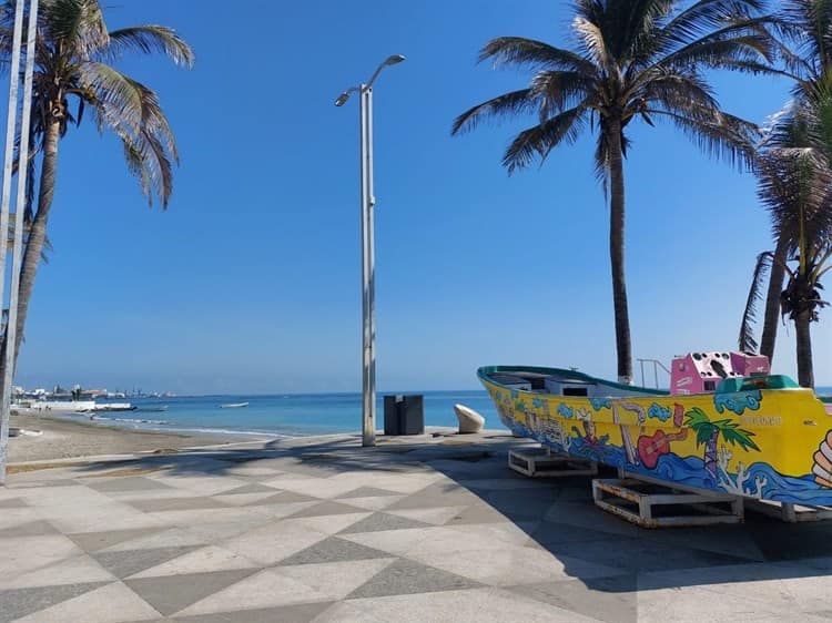 Playa de Veracruz nuevamente se pinta de color turquesa (+Video)