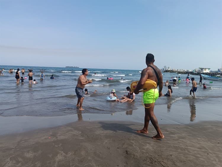 Martín Antonio, 12 años como guardavidas en Veracruz