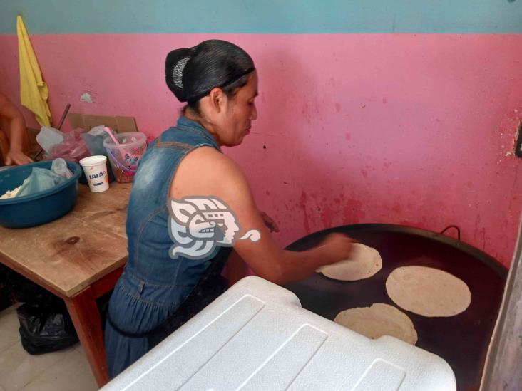 De Oaxaca a Coatzacoalcos; Doña Amparo y sus famosas tortillas de mano
