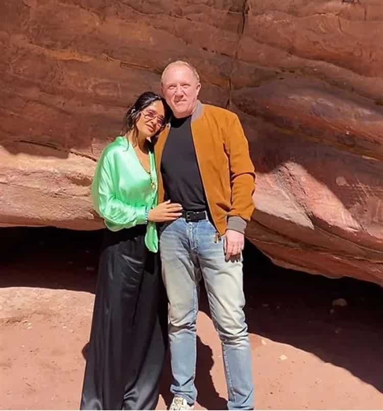 ¡Románticas vacaciones! Salma Hayek viaja a Jordania con su esposo