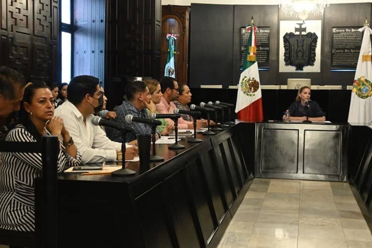 Regidoras abandonan Cabildo de Veracruz no compartirán mesa con Sebastián N”(+Video)