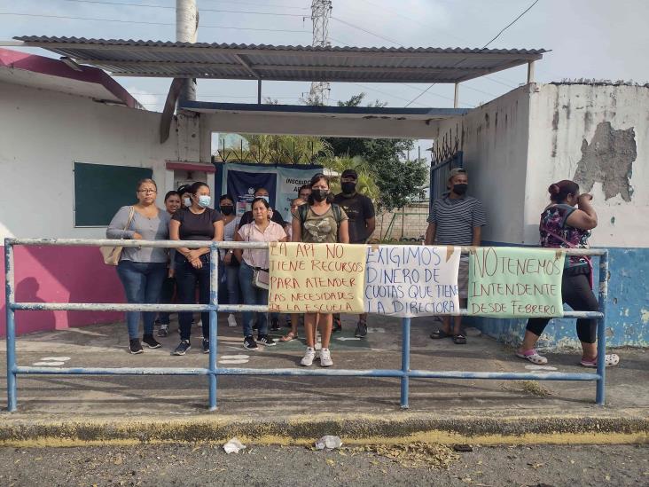 Toman jardín de niños en Veracruz por falta de personal de limpieza (+Video)