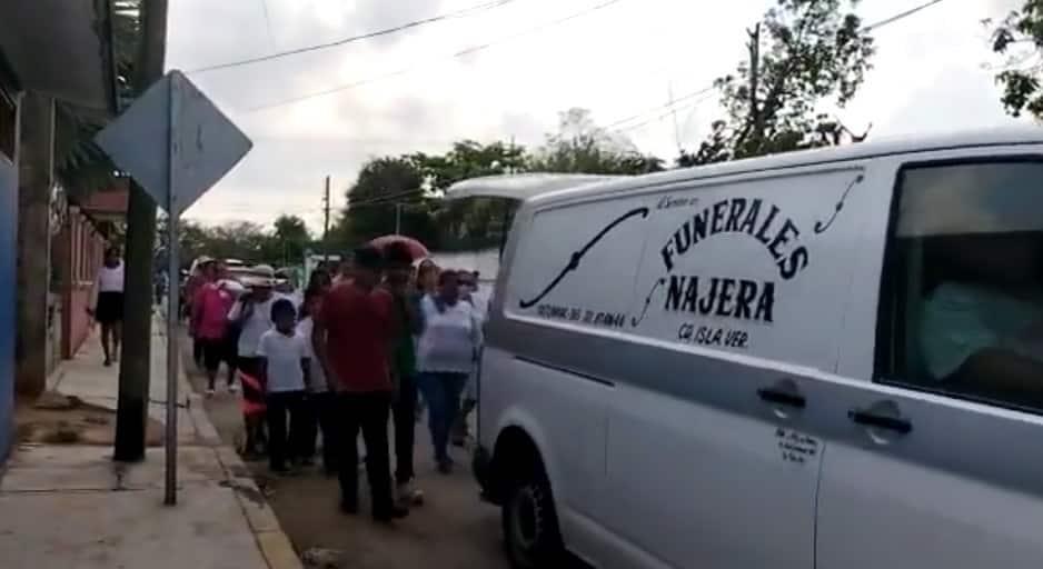 Sepultan a pequeño Marquitos en Isla, menor asesinado por su madre en sur de Veracruz