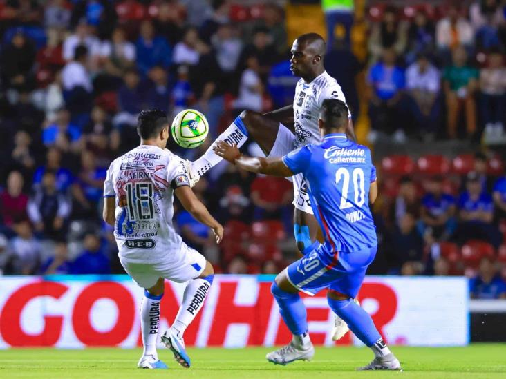 Rescata Querétaro empate en casa ante Cruz Azul