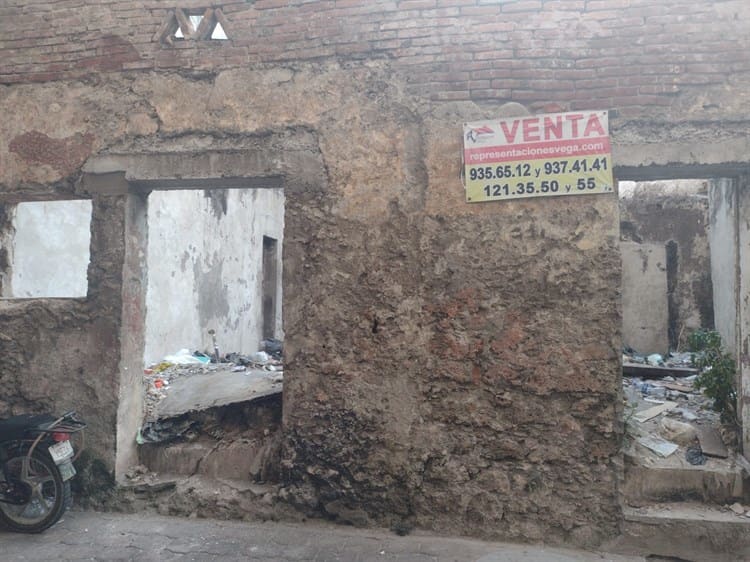 Propiedades en Centro Histórico de Veracruz convertidos en basurero y foco de infección