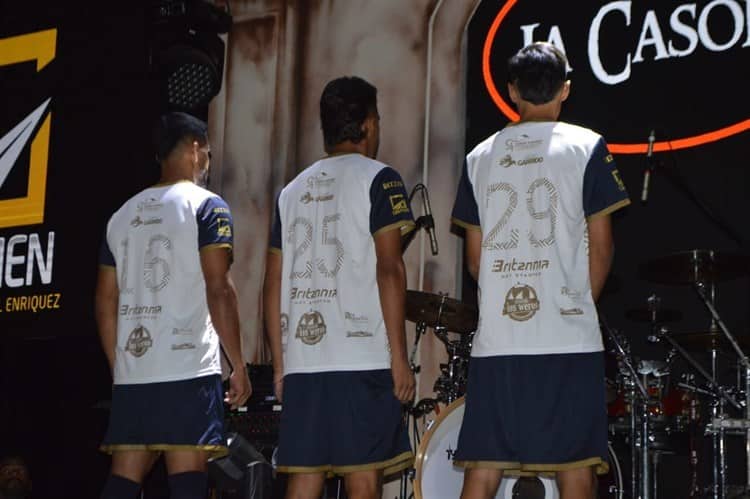 Club Toros Veracruz FC presenta la nueva piel del equipo para el torneo apertura 2023(+Video)