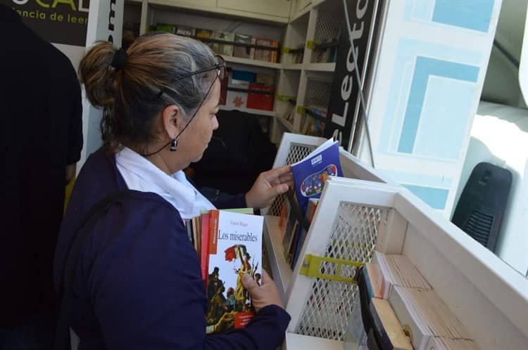 ¡Ya llegó! Librobús arriba a la Macroplaza del Malecón de Veracruz