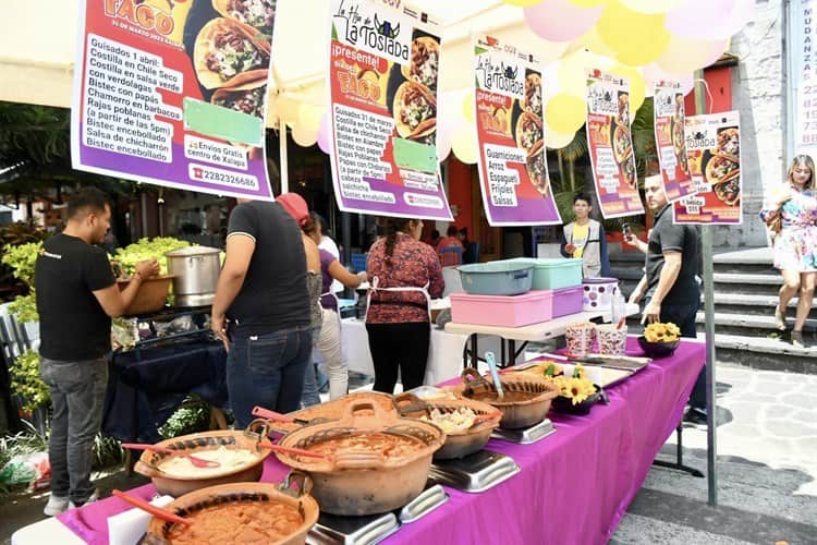¿Un taquito? Xalapeños festejan el Día del Taco en Plaza San José (+Video)