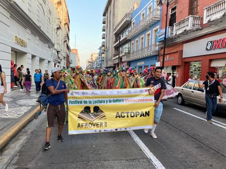 Concluye el Festival de la Lectura y Cultura Veracruzana en el puerto (+Video)