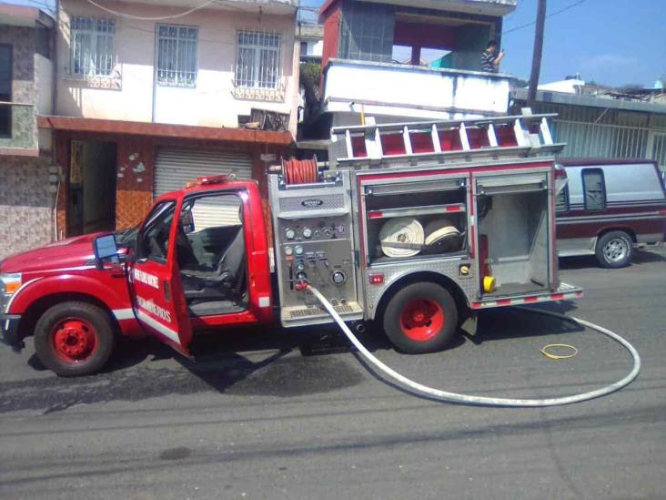 Corto circuito provoca incendio en casa en la colonia Miguel Hidalgo en Xalapa