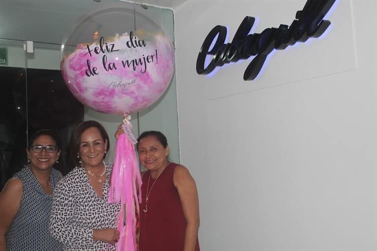 La señora, Marylolis Ávila fue la anfitriona de brindis por el Día de la Mujer