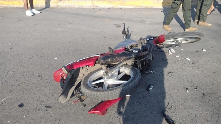 Motociclistas se impactan contra automóvil en Lomas del Río Medio III; una menor se lesionó (+Video)