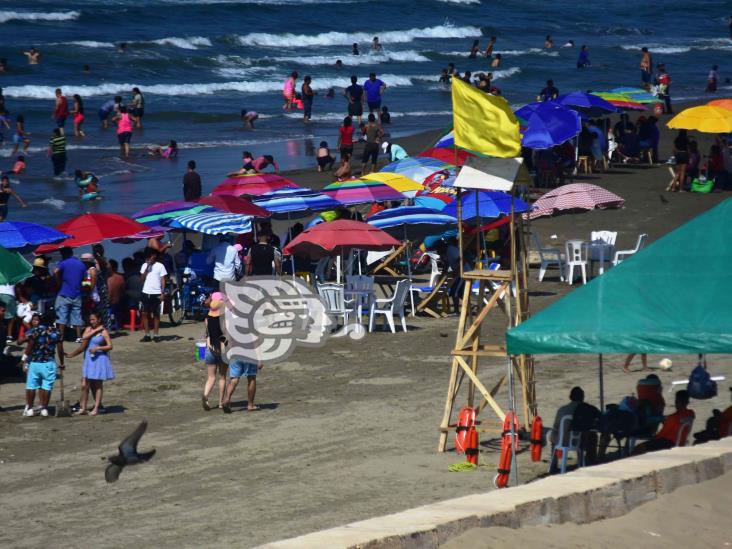 ¡Sol, playa y arena! Porteños y visitantes disfrutan las vacaciones