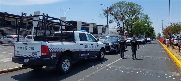 Balacera en centro comercial de Morelia provoca pánico y deja 5 heridos